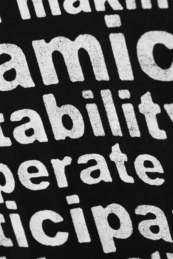 Relaxed Graphic Printed T-Shirt – Black – Team Building Relaxed Graphic Printed T-Shirt – Black – Team Building