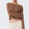Relaxed Knitted Boat-Neck Sweater – Brown Relaxed Knitted Boat-Neck Sweater – Brown