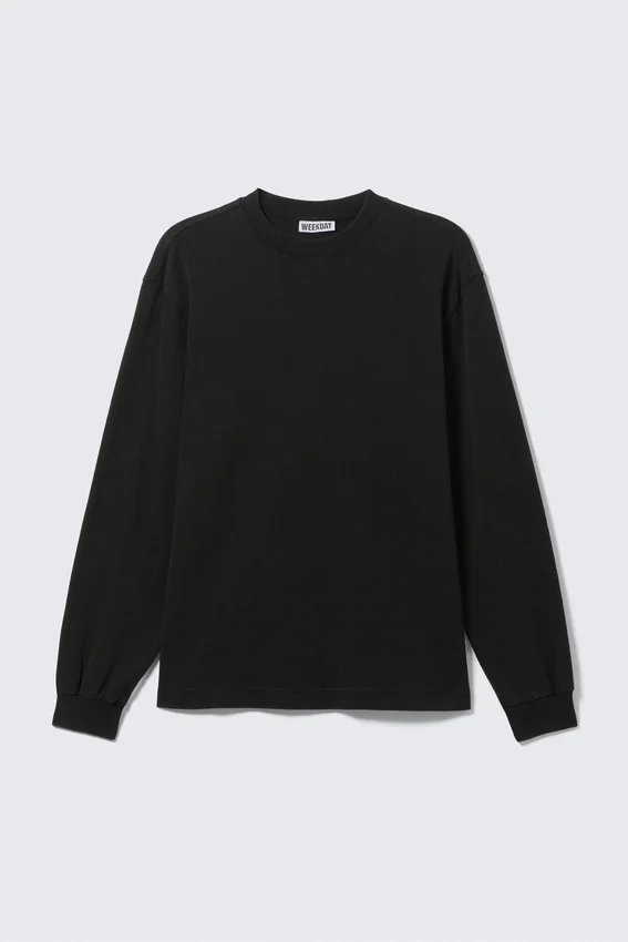 Relaxed Long-Sleeved T-Shirt – Black Relaxed Long-Sleeved T-Shirt – Black