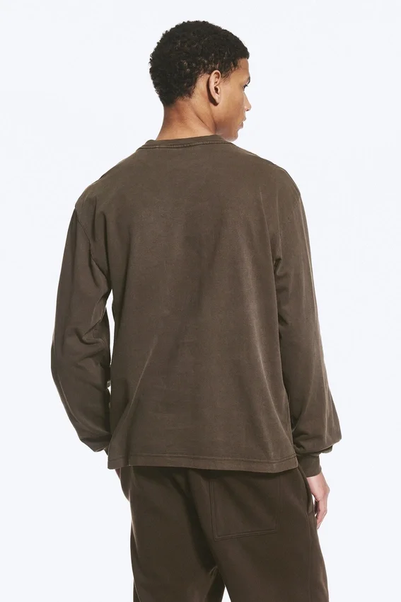 Relaxed Long-Sleeved T-Shirt – Dark Brown Relaxed Long-Sleeved T-Shirt – Dark Brown
