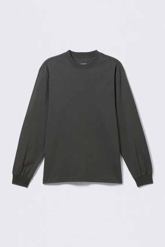Relaxed Long-Sleeved T-Shirt – Dark Grey Relaxed Long-Sleeved T-Shirt – Dark Grey