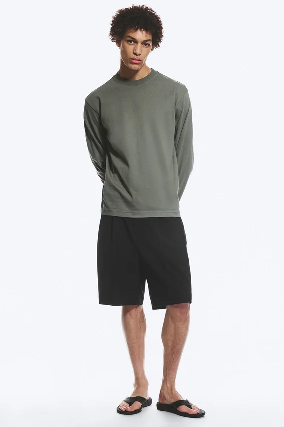 Relaxed Long-Sleeved T-Shirt – Dusty Khaki Green Relaxed Long-Sleeved T-Shirt – Dusty Khaki Green