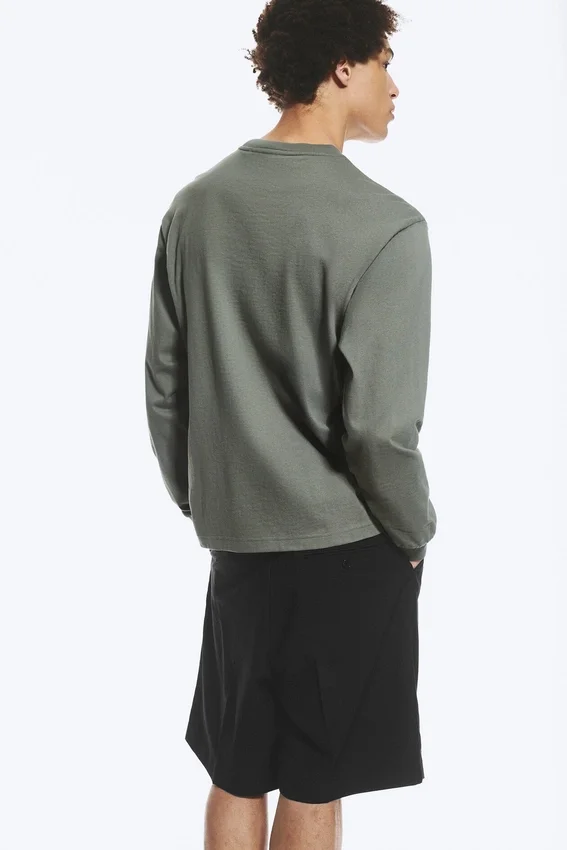 Relaxed Long-Sleeved T-Shirt – Dusty Khaki Green Relaxed Long-Sleeved T-Shirt – Dusty Khaki Green