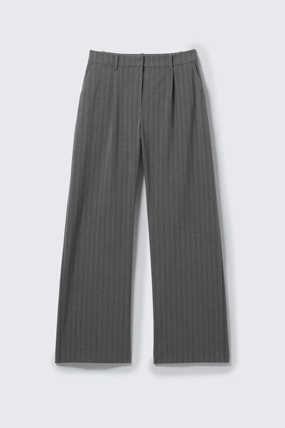 Relaxed Mid Rise Pleated Suiting Trousers – Striped Dark Grey Melange Relaxed Mid Rise Pleated Suiting Trousers – Striped Dark Grey Melange