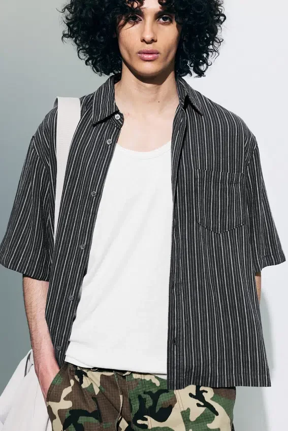 Relaxed Short-Sleeved Linen-Blend Shirt – Dark Grey Stripe Relaxed Short-Sleeved Linen-Blend Shirt – Dark Grey Stripe