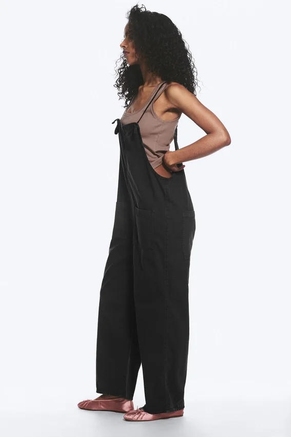 Relaxed Straight Leg Dungarees – Black Relaxed Straight Leg Dungarees – Black