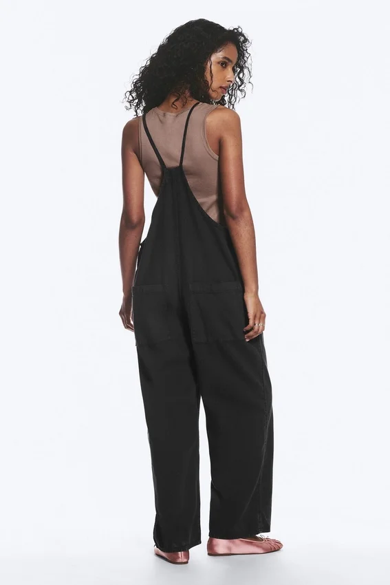 Relaxed Straight Leg Dungarees – Black Relaxed Straight Leg Dungarees – Black