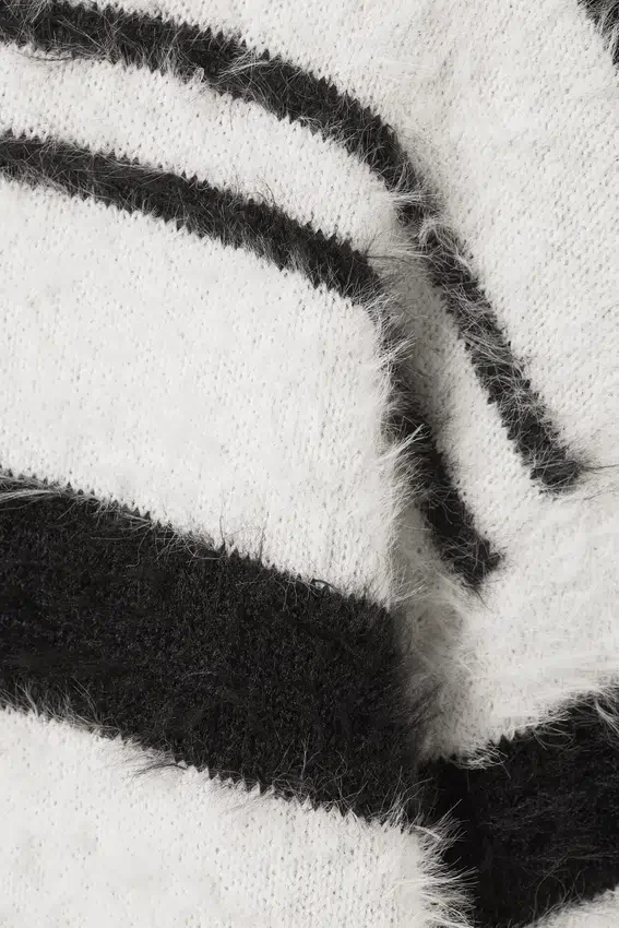 Relaxed Striped Knitted Sweater – Black & White Stripes Relaxed Striped Knitted Sweater – Black & White Stripes