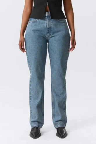 Resolute Curve High Waisted Regular Straight Jeans – 90S Blue – Medium Blue Resolute Curve High Waisted Regular Straight Jeans – 90S Blue – Medium Blue