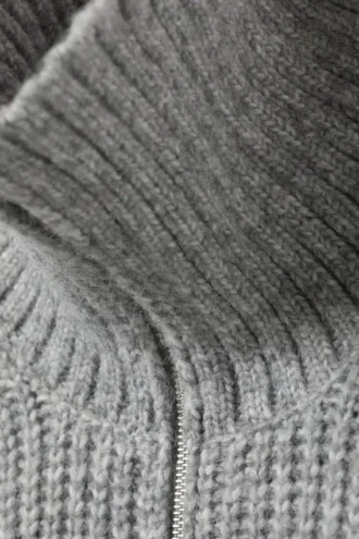Rib-Knit Half-Zip Turtleneck Sweater – Grey Melange