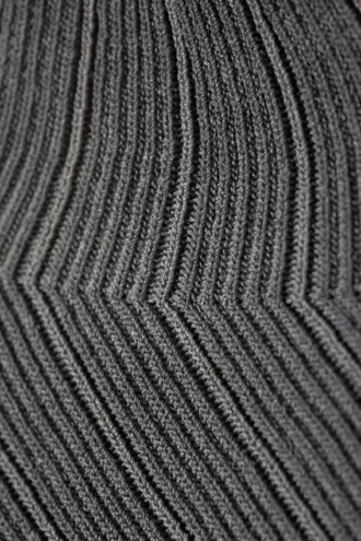 Ribbed Fitted Turtleneck – Striped Dark Grey Melange