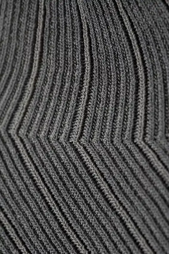 Ribbed Fitted Turtleneck – Striped Dark Grey Melange Ribbed Fitted Turtleneck – Striped Dark Grey Melange