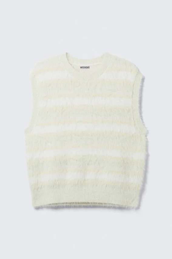 Ribbed Fluffy Vest – White Ribbed Fluffy Vest – White