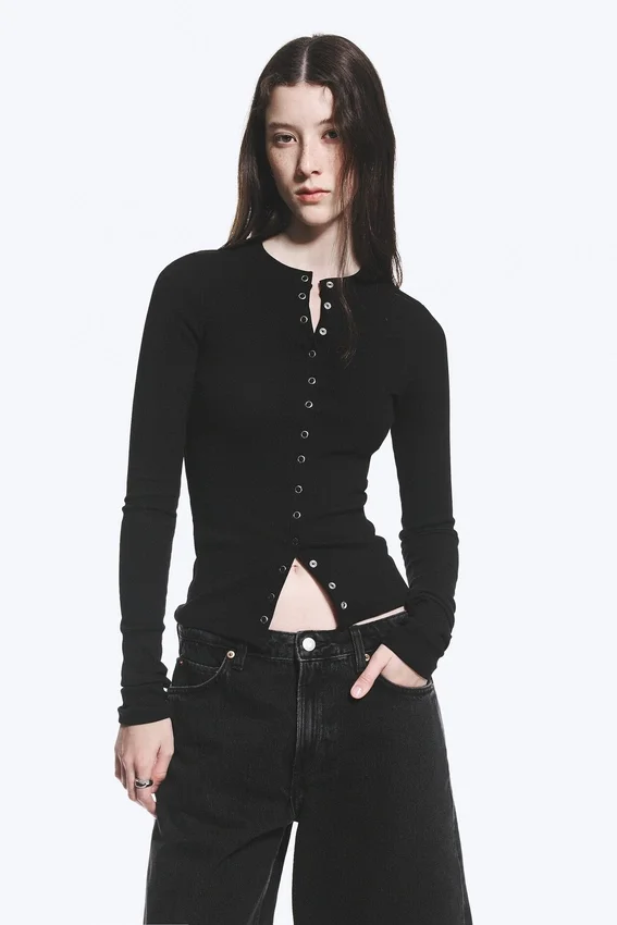 Ribbed Long-Sleeved Cardigan – Black Ribbed Long-Sleeved Cardigan – Black