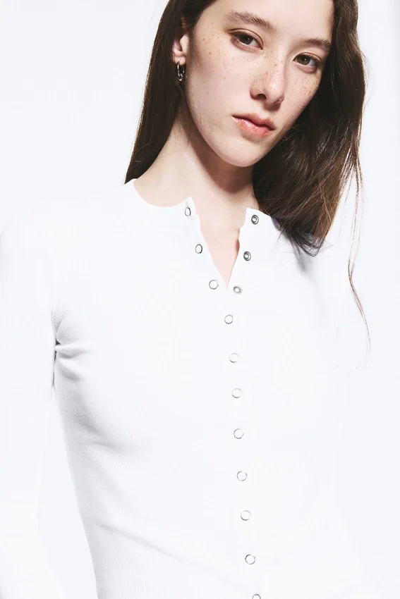 Ribbed Long-Sleeved Cardigan – White Ribbed Long-Sleeved Cardigan – White