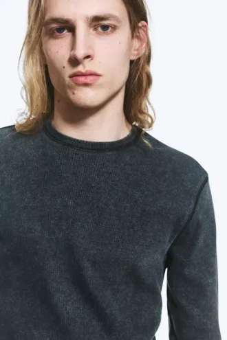 Ribbed Long-Sleeved T-Shirt – Dark Blue