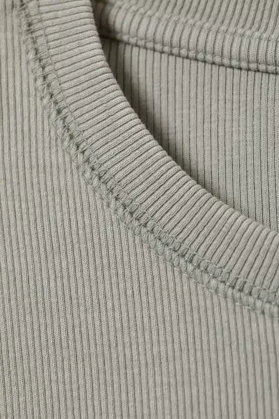 Ribbed Long-Sleeved T-Shirt – Grey Ribbed Long-Sleeved T-Shirt – Grey