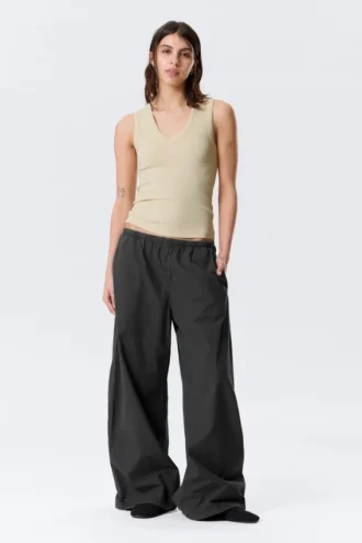 Ribbed V-Neck Tank Top – Light Beige