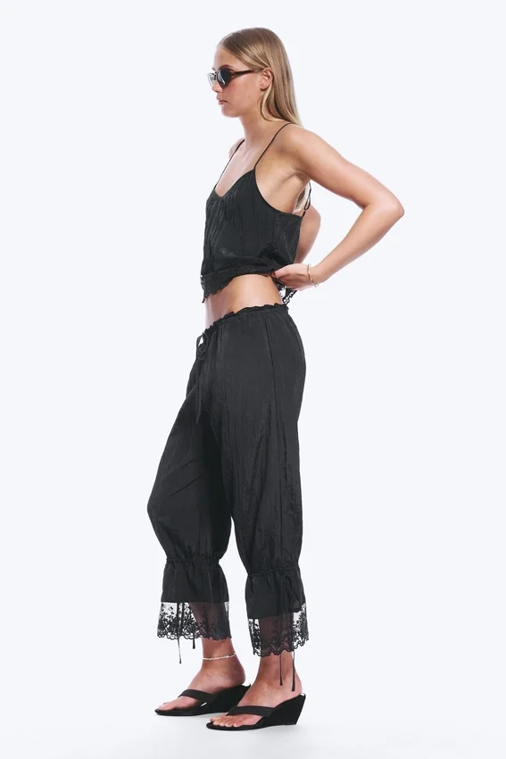 Rosabel Low Rise Loose Lace-Trim Bloomers – Black Rosabel Low Rise Loose Lace-Trim Bloomers – Black