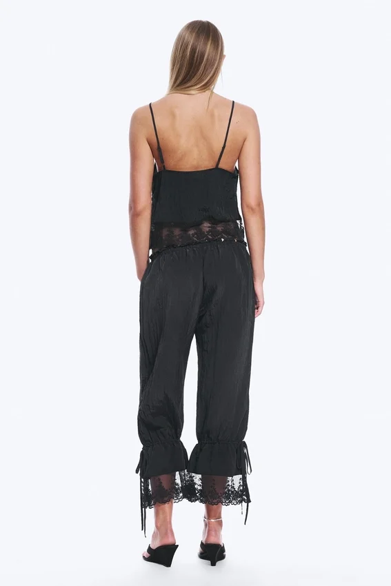Rosabel Low Rise Loose Lace-Trim Bloomers – Black Rosabel Low Rise Loose Lace-Trim Bloomers – Black