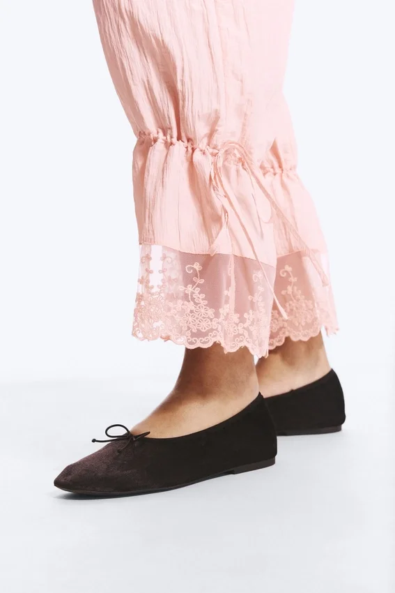 Rosabel Low Rise Loose Lace-Trim Bloomers – Light Dusty Pink Rosabel Low Rise Loose Lace-Trim Bloomers – Light Dusty Pink