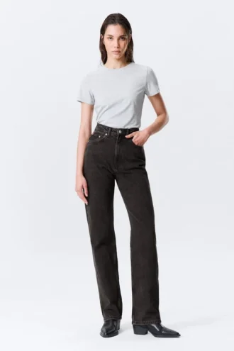 Rowe Super High Waisted Regular Straight Jeans – Echo Black – Black