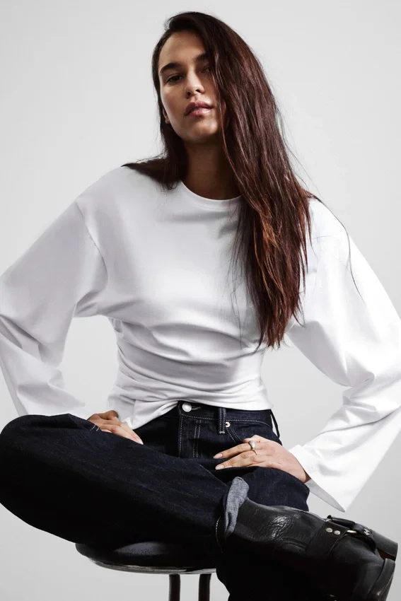 Ruched Long-Sleeved T-Shirt – White Ruched Long-Sleeved T-Shirt – White