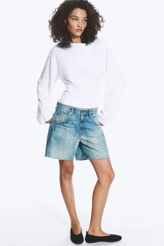 Ruched Long-Sleeved T-Shirt – White Ruched Long-Sleeved T-Shirt – White