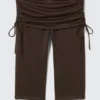 Ruched Low Rise Capri Leggings – Dark Brown Ruched Low Rise Capri Leggings – Dark Brown