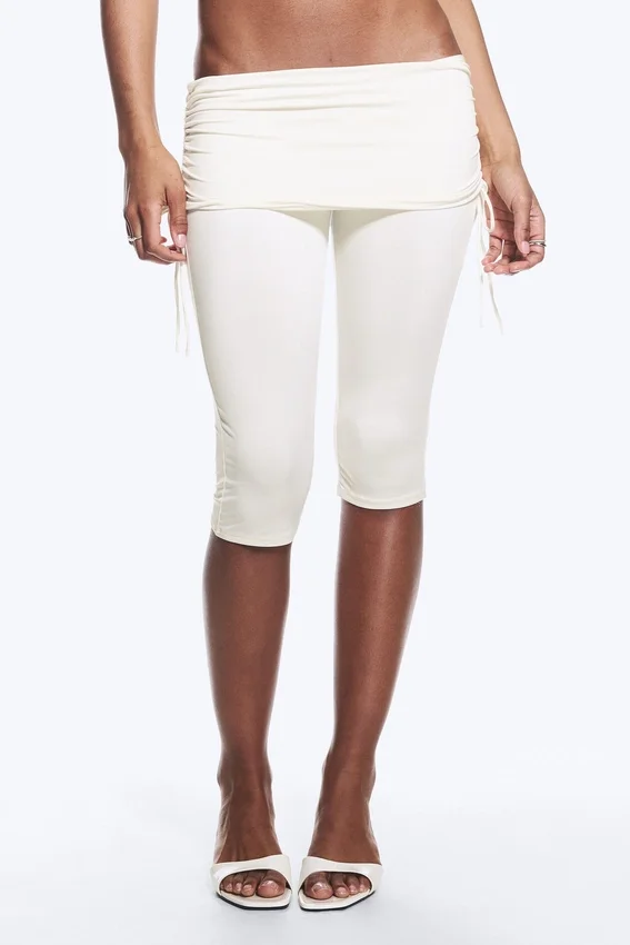 Ruched Regular Capri Pants – White Ruched Regular Capri Pants – White
