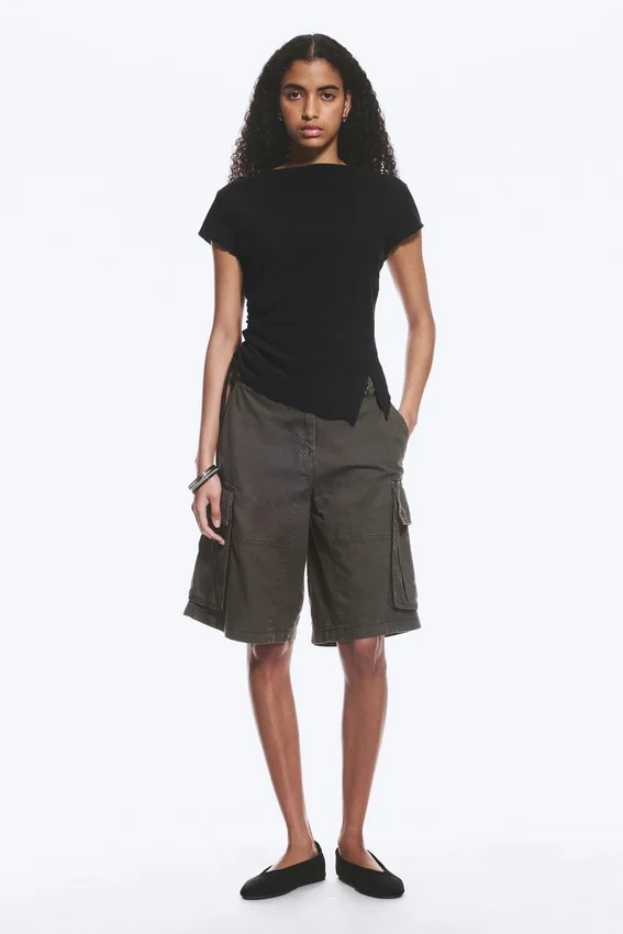 Ruched Short-Sleeved Top – Black Ruched Short-Sleeved Top – Black