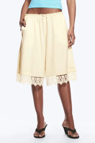 Satin Lace Shorts – Dusty White