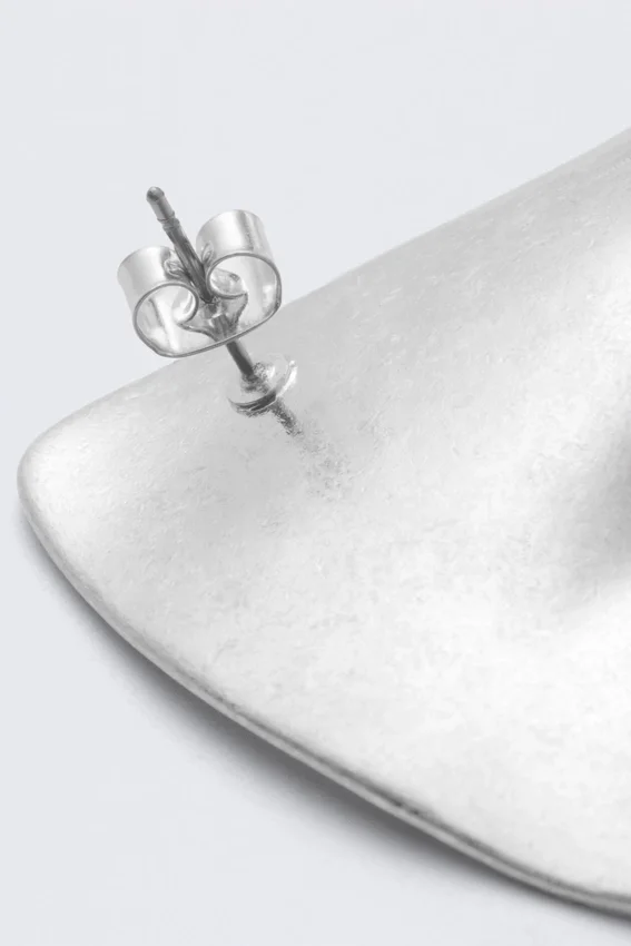 Sculpted Earrings – Silver Sculpted Earrings – Silver
