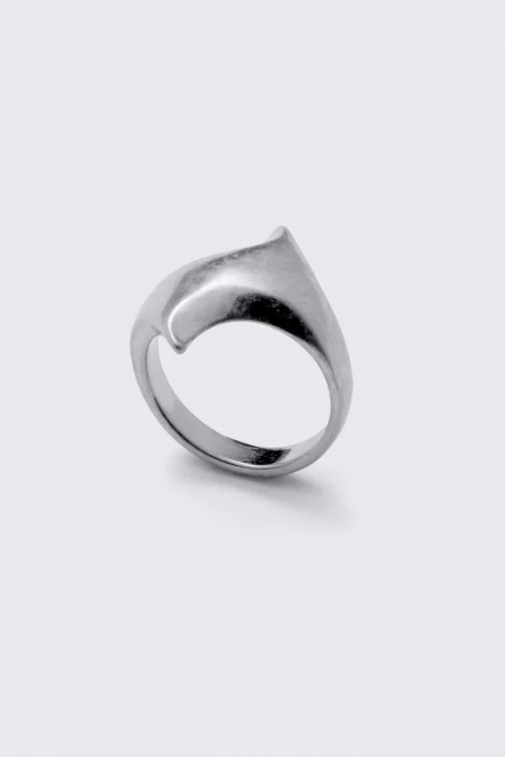 Sculptural Claw Ring – Silver Sculptural Claw Ring – Silver