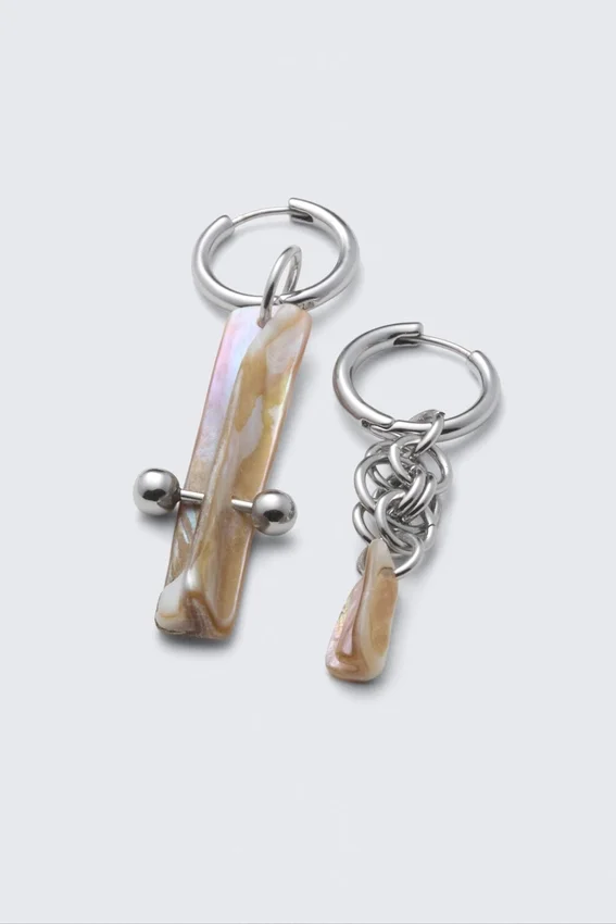 Shell Pendant Earrings – Silver Shell Pendant Earrings – Silver