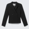 Short Fitted Blazer – Black Short Fitted Blazer – Black