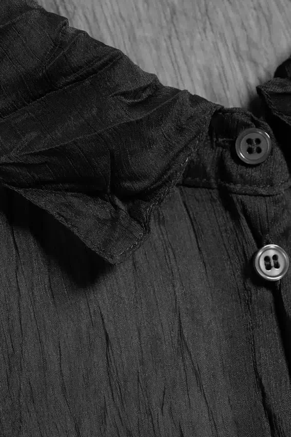 Short-Sleeved Crinkle Shirt – Dark Grey Short-Sleeved Crinkle Shirt – Dark Grey