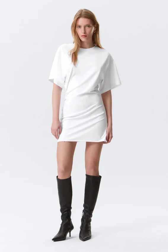 Short-Sleeved Mini T-Shirt Dress – White Short-Sleeved Mini T-Shirt Dress – White