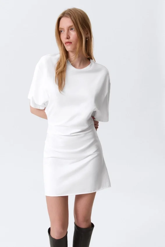Short-Sleeved Mini T-Shirt Dress – White Short-Sleeved Mini T-Shirt Dress – White