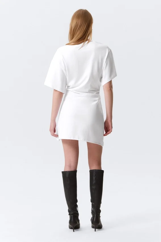 Short-Sleeved Mini T-Shirt Dress – White Short-Sleeved Mini T-Shirt Dress – White