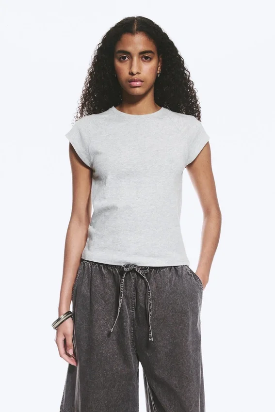 Short-Sleeved Raglan T-Shirt – Grey Melange Short-Sleeved Raglan T-Shirt – Grey Melange