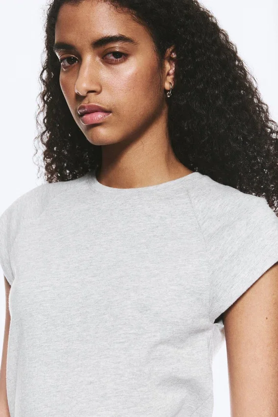 Short-Sleeved Raglan T-Shirt – Grey Melange Short-Sleeved Raglan T-Shirt – Grey Melange