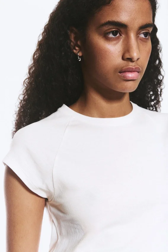 Short-Sleeved Raglan T-Shirt – Off-White Short-Sleeved Raglan T-Shirt – Off-White