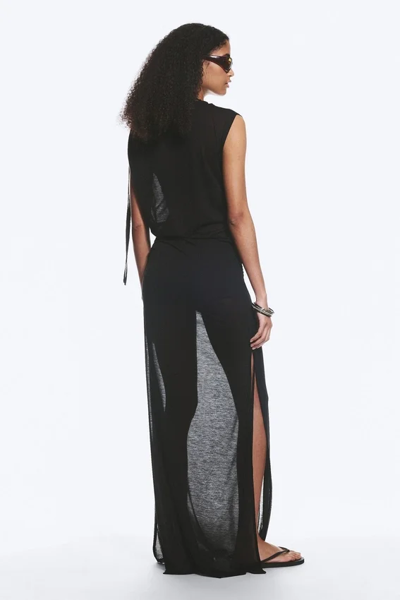 Sleeveless Boat-Neck Maxi Dress – Black Sleeveless Boat-Neck Maxi Dress – Black