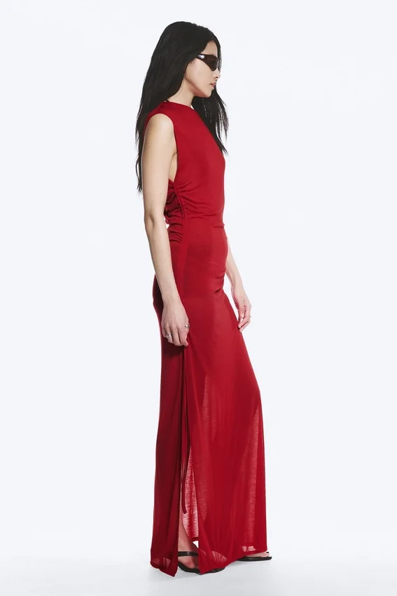 Sleeveless Boat-Neck Maxi Dress – Bright Red Sleeveless Boat-Neck Maxi Dress – Bright Red