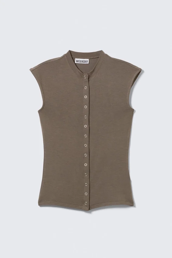 Sleeveless Button-Up Top – Dark Mole Sleeveless Button-Up Top – Dark Mole