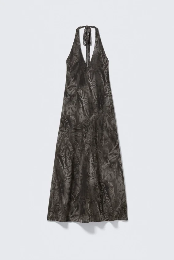 Sleeveless Halterneck Maxi Dress – Dark Grey – Crinkle Print Sleeveless Halterneck Maxi Dress – Dark Grey – Crinkle Print