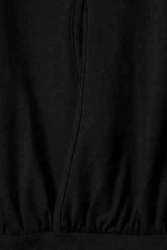 Sleeveless Turtleneck Top – Black