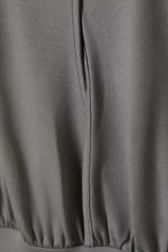Sleeveless Turtleneck Top – Grey
