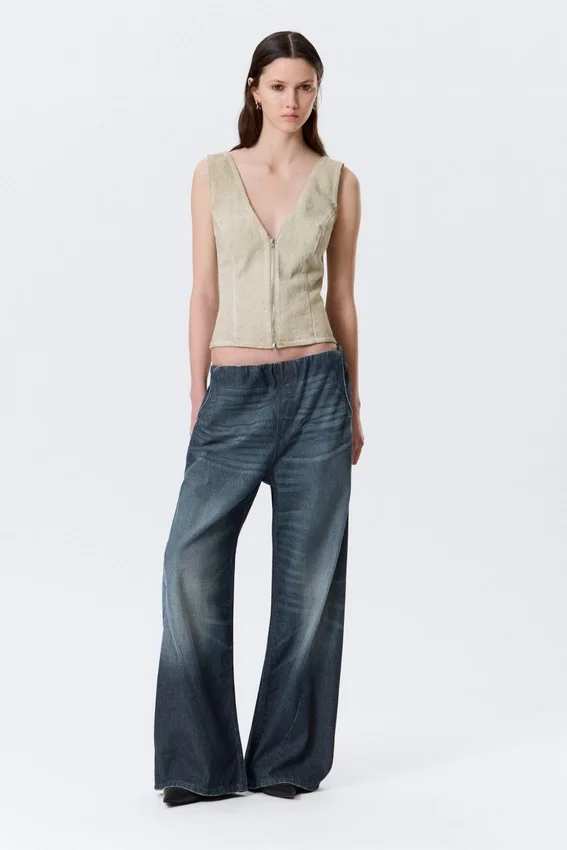 Sleeveless V-Neck Zip Top – Light Mole Sleeveless V-Neck Zip Top – Light Mole
